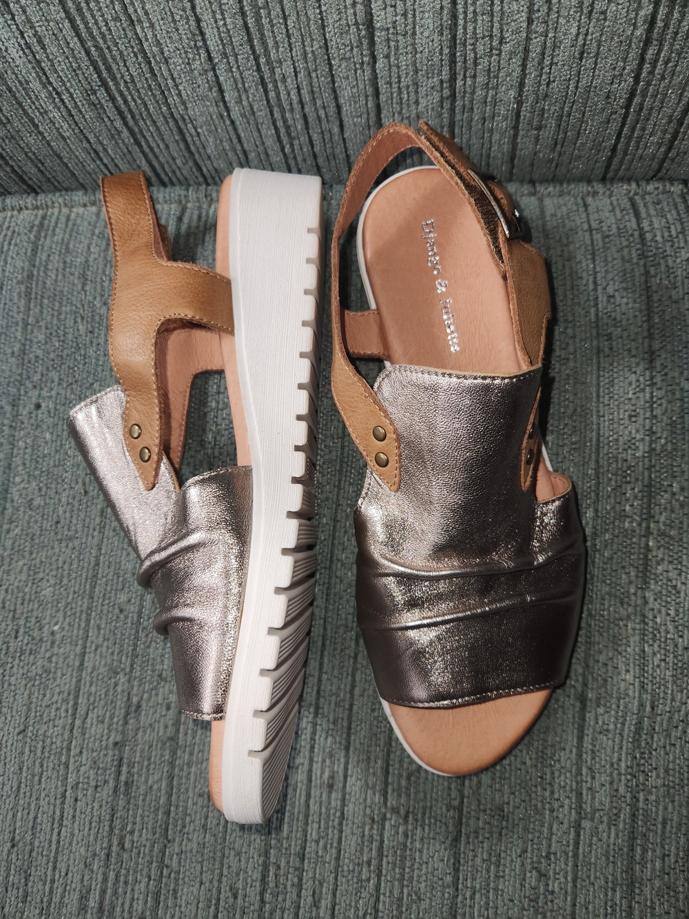 🍉Silver And Tan Slingback Sandals